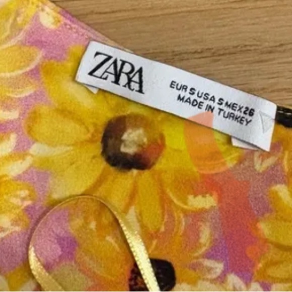 Zara Sunflower Floral pink & Yellow One-Shoulder crop tank Top small - Picture 3 of 3